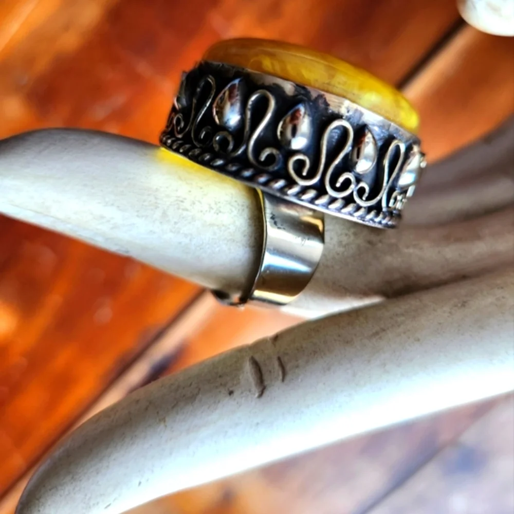 💛 Yellow Opal Silvertone Statement Ring - ONE OF A KIND 💛Happy Like Sunshine💛